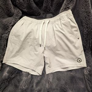 Vuori Kore Shorts (lined 5") men's medium